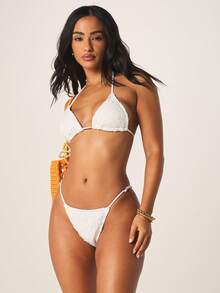 MISSGUIDED Conjunto de bikini de triángulo para mujer con parte superior de encaje crochet blanco y Bottom con lazos laterales, traje de baño para vacaciones en la playa en verano - Blanco - Ver 4