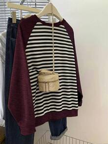 SHEIN Sweatshirt Wanita Lengan Raglan Kerah Bulat Bergaris Warna Kontras Putih & Merah Marun Terlaris Musim Gugur/Dingin Terbaru - MultiWarna - View 2