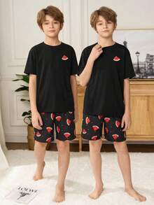 SHEIN 青少年男童水果图案卡通印花圆领黑色全印花短裤T恤套装，休闲、上学、旅行、户外、音乐节、假日派对、夏季海滩，面料柔软，百搭，适合春夏穿着。 - 黑色 - 查看 4