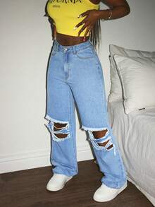 Slaydiva Women's Casual Versatile Pocket Distressed Mid-Rise Straight Jeans - Light Wash - View 5