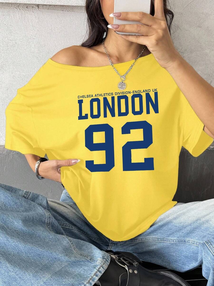 EMERY ROSE Camiseta gráfica con estampado de Londres 92 y hombros descubiertos para mujer, tallas grandes - Amarillo - Ver 1