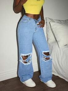 Slaydiva Women's Casual Versatile Pocket Distressed Mid-Rise Straight Jeans - Light Wash - View 3