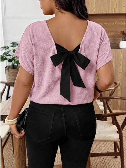 EMERY ROSE Camiseta casual de mujer de talla grande con cuello en V, espalda descubierta y mangas de murciélago. Camiseta de verano elegante de mujer con espalda descubierta, textura de tela y lazo. Camiseta clásica de mujer