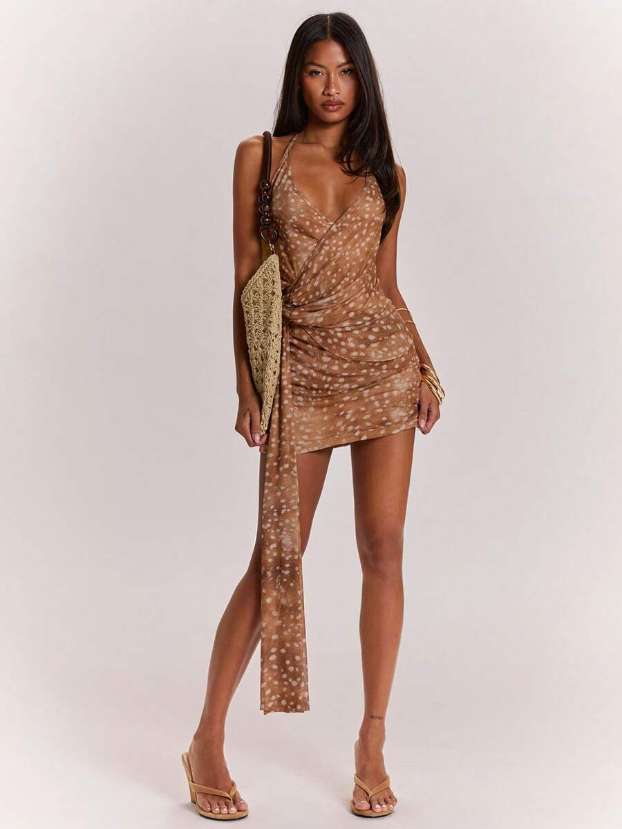 SHEIN BAE Đầm mini hở lưng cổ yếm gợi cảm họa tiết hươu, thích hợp cho lễ hội mùa xuân/hè, tiệc tùng, tiệc rave/đầm bất đối xứng/đầm sexy/đầm đi club/đầm đi chơi/đầm lễ hội âm nhạc/đầm lễ hội hóa trang/đầm họa tiết động vật/đầm mùa hè. - Màu Khaki - Xem 1