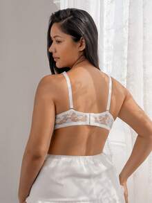 DesireSculpt Große Größen Damen einfarbiger Spitzen-Patchwork-BH - Weiss - Übersicht 5