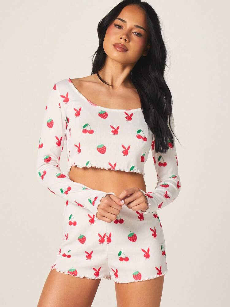 Missguided x Playboy Conjunto de Pijama Estampado com Cropped de Manga Longa e Shorts Combinando com Padrão de Frutas Cereja e Morango