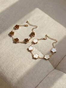 Resyla 2pcs/Set Fashion Classic Style White/Brown Clover Bracelets Valentines - Multicolor - View 3