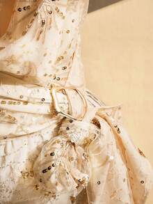 SHEIN ICON 大码女装春夏复古性感优雅派对舞会沙滩度假波西米亚风音乐节亮片刺绣露背金属装饰系带杏色上衣 - 杏色 - 查看 5