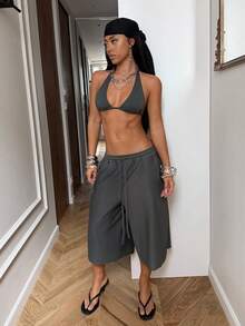 StreetHx Bộ đồ thể thao đường phố dành cho nữ: Áo tank top hở lưng màu trơn và quần short Bermuda kiểu dáng thường ngày, gồm 2 món. - Màu xám đen - Xem 1
