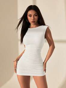 SHEIN PETITE Vestido mini elegante de unicolor con pliegues y espalda descubierta para citas - Blanco - Ver 6