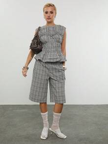 COUREZ Shrunken Shirred Check Top With Frills Detail And Peplum Hem /Y2K Spring Clothes For Women Check Print Going Out Tops Summer Tops Spring Break Outfits Summer Outfits - Black and White - View 2