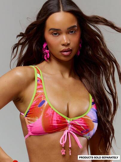 Musera Resort Top de bikini con estampado floral en contraste, fruncido y con lazo delantero. Ropa de playa para vacaciones, verano y viajes.