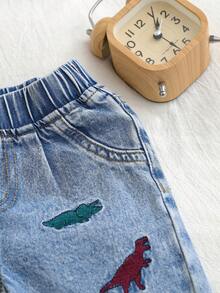 男童夏季卡通刺绣休闲牛仔短裤，轻薄透气，穿着舒适，适合外出、聚会、居家、节日等场合。 - 淺色水洗藍 - 查看 6