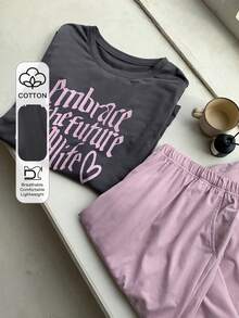 Dazy Plus Bộ đồ ngủ nữ cỡ lớn in chữ, kiểu dáng thường ngày, áo tay ngắn và quần rộng, thích hợp cho mùa xuân/hè. - Xám - Xem 1