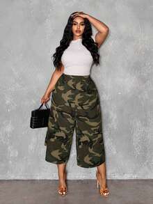 Slaydiva 春夏新款宽松迷彩印花七分裤，适合休闲、街头风、运动休闲、学院风、日常穿着、派对、音乐节等场合 - 大码女式迷彩套装，大码女式休闲裤，居家办公穿搭，阔腿七分裤，夏季长裤，迷彩裤 - 軍綠色 - 查看 5