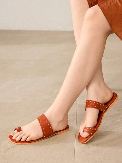 MOTF SPRING AND SUMMER NEW OUTDOOR WOMEN'S RIVET ROUND TOE FLAT-BOTTOMED SLIPPERS WOMEN'S THICK-SOLED NON-SLIP CASUAL VERSATILE BEACH OPEN-TOED SLIPPERS WOMEN'S SHOES SPRING SHOES