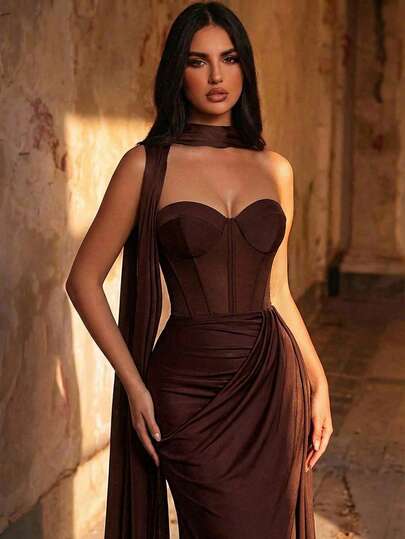 Glamrae Elegante vestido de noche con cola de sirena plisada en la cintura, de malla transparente y sin tirantes en color marrón oscuro (incluye capa desmontable para el cuello), vestido de noche resistente