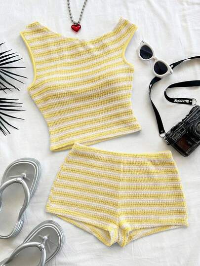 Soleia 女士春夏度假两件套：红白条纹针织不对称露肩短款上衣和超低腰紧身短裤，适合派对、圣诞节、情人节、约会、海滩、邮轮、嘉年华、复活节、中国新年等场合。