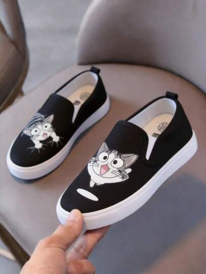 zapatillas de lona para niñas lona slip on rojo blanco negro con una figura de un gato color básicos animal lover cat confort 100% lona excelente calidad 17 al 21 mx