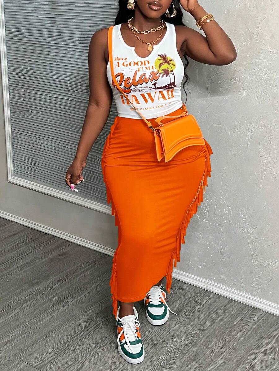 Slaydiva 夏季休闲度假U领镂空椰子树英文标语前开叉白色背心流苏墨绿色裙子女两件套-H