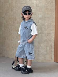 SHEIN 2件套幼儿男童字母印花蓝色针织牛仔无袖连帽衫和短裤套装 - 淺色水洗藍 - 查看 1