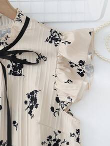 SHEIN Franclia 杏色印花系带荷叶袖衬衫。适合女士夏季、春季、情人节、狂欢节、海滩、派对、生日、优雅场合、度假、休闲穿着以及毕业季。（关键词：夏季、夏季衬衫、女士夏季衬衫、夏季、春季衬衫、春季、春假、春季、情人节衬衫、狂欢节、狂欢节女士、狂欢节服装、优雅派对衬衫、女士派对衬衫、女士优雅衬衫、暑假、女士度假、女士休闲衬衫）时尚休闲通勤装、商务办公装、百搭时尚日常休闲装、都市教师职业装 - 彩色 - 查看 6