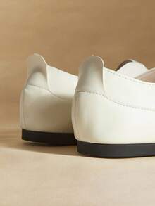 French Retro Commuter Soft-Soled Casual Low Vamp Flat-Soled Shoes - White - View 5