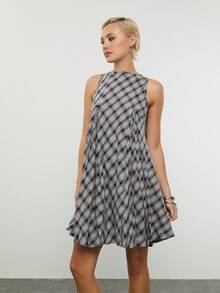 COUREZ 褶裥迷你格纹连衣裙 / Y2K 春季女装 可爱格纹印花连衣裙 黑白连衣裙 外出装 无袖连衣裙 度假装 夏季假日装 - 黑與白 - 查看 1