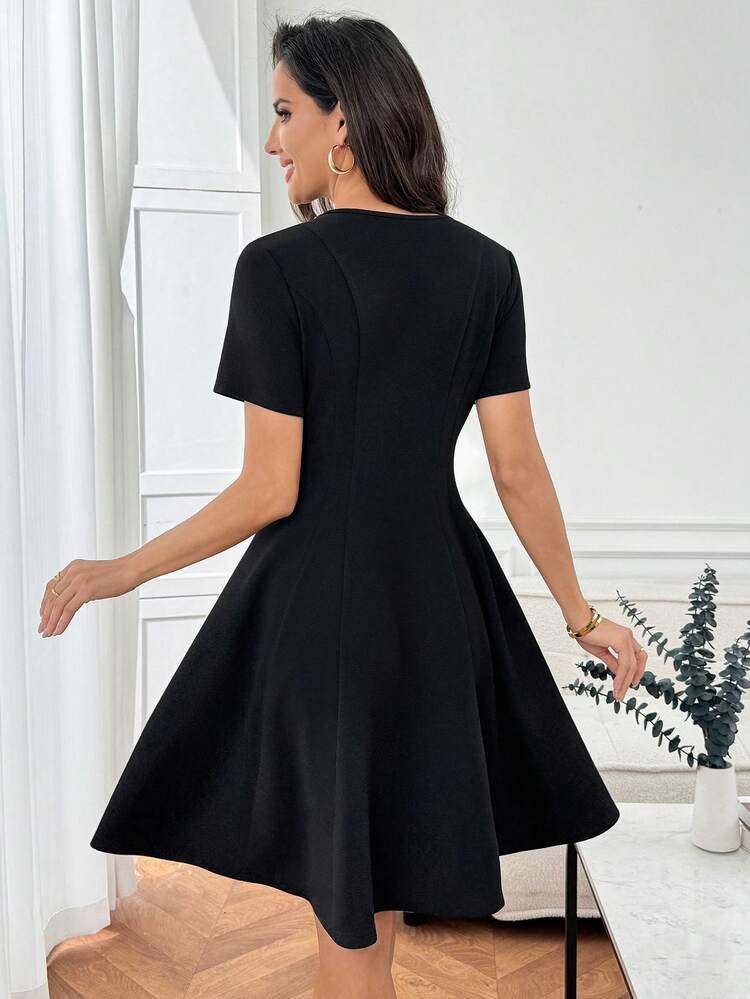 Women's Rhinestone Embellished Round Neck Short Sleeve Mid-Length Dress, Suitable For All Seasons Women Dresses Elegant Classic Women's Dress Formal Wear High Quality Dress 66499927 Dress Black Dress,Summer Outfit For Women, Elegant Dresses For Party ,Wedding Guest Dress For Women,Sparkly Dress,Black Dress Short Sleeve Dress,Summer Outfit For Women,Summer Dresses For Women