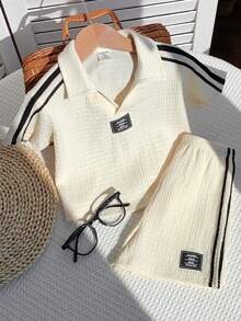 SHEIN 男女宝宝两件套休闲运动针织套装，白色 Polo 领 T 恤和短裤，春夏男宝宝服装，套装，街头风 - 白色 - 查看 5