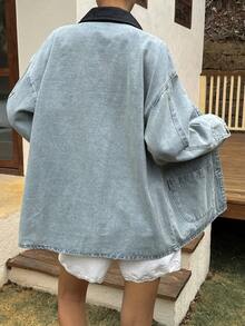 DAZY Casual Loose Women's Denim Jacket With Large Pockets And Collar - Blue - View 2
