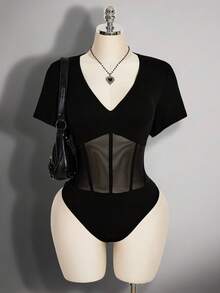 SHEIN ICON Bộ đồ liền thân cỡ lớn kiểu Y2K gợi cảm cổ chữ V bằng vải lưới khoét rỗng. - màu đen - Xem 1
