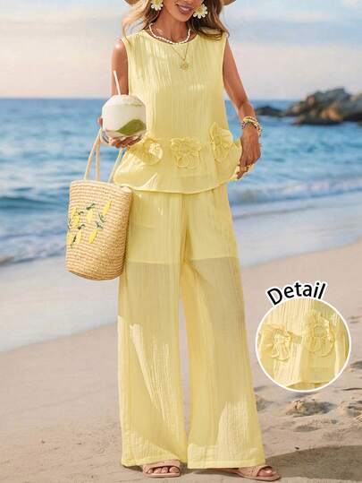 Sylviya 2 piezas Conjunto informal de mujer de top sin mangas y pantalones con flores 3D en crema y amarillo, para vacaciones