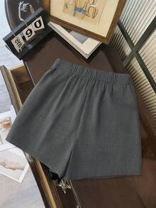 Franclia A-Line Pleated Shorts, Slimming Design - Grey - View 2