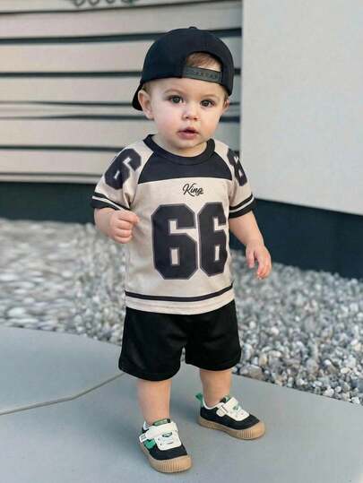 Bubblio Set de 2 piezas de camiseta de jersey a rayas con letras y números y pantalones cortos con estilo deportivo para bebés niños/niñas, adecuado para interiores, exteriores, uso diario, deportes, juego, fiesta, sesión de fotos, vacaciones, partido, primavera/verano