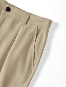 Manfinity Bizformal 男士休闲纯色通勤裤，带口袋，米色，男士高腰裤，男士褶裥西装裤，卡其色正装裤，男士米色裤，男士复古风，适合日常休闲、周末旅行、户外活动、探险旅行、轻松的工作环境或半正式场合，可作为男友/丈夫礼物、周年纪念礼物或结婚礼物。男士褶裥裤，男士正装裤，卡其色裤。 - 卡其色 - 查看 4