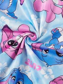 Bộ 2 bộ đồ ngủ cho bé gái tuổi teen, màu xanh da trời nhạt hiệu ứng nhuộm tie-dye, cổ tròn, tay ngắn, cổ áo phối màu tương phản, viền và tay áo xếp nếp, họa tiết "Naughty" màu xanh da trời nhạt và 2 họa tiết "Naughty" khác màu với hoa nhỏ và chữ "Cute", chất liệu vải dệt kim mềm mại, thân thiện với da, kiểu dáng dài vừa phải, thiết kế đơn giản dễ phối đồ, co giãn, có thể giặt máy, thoải mái khi mặc. - Nhiều màu - Xem 6