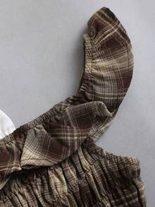 Sweetra Đầm nữ cổ yếm màu trắng phối nơ buộc tương phản, kiểu trễ vai tinh tế, viền bèo nhún, họa tiết kẻ caro dễ thương, kiểu 2 trong 1. - màu nâu - Xem 4