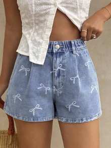 SHEIN 少女蝴蝶结装饰蓝色牛仔荷叶边宽松短裤，夏季休闲时尚度假风，街头穿搭，2000年代风格，舒适柔软牛仔面料，舒适柔软牛仔短裤，夏季牛仔短裤，中腰裤 - 淺色水洗藍 - 查看 1