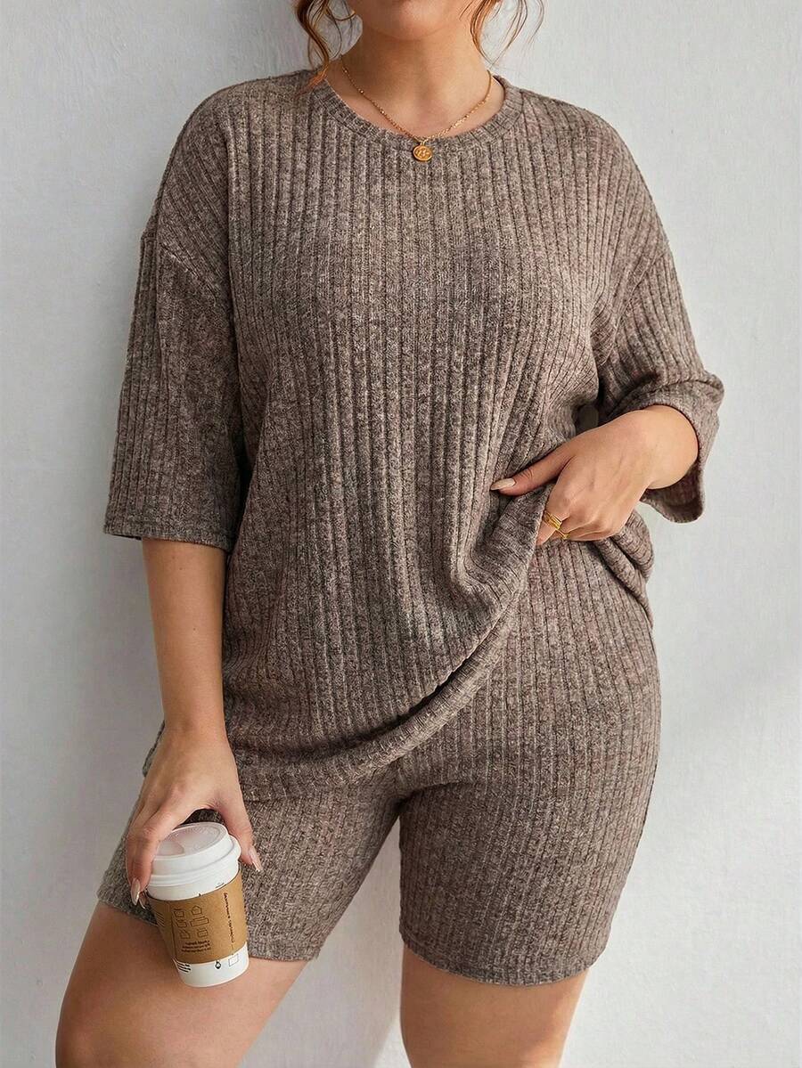 SHEIN Essnce Plus Size Summer Casual Solid Color T-Shirt And Shorts 2 Pieces Set - Khaki - View 1