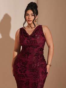 SHEIN BAE 大码女式红色深V领无袖连衣裙 - 中紫紅色 - 查看 1