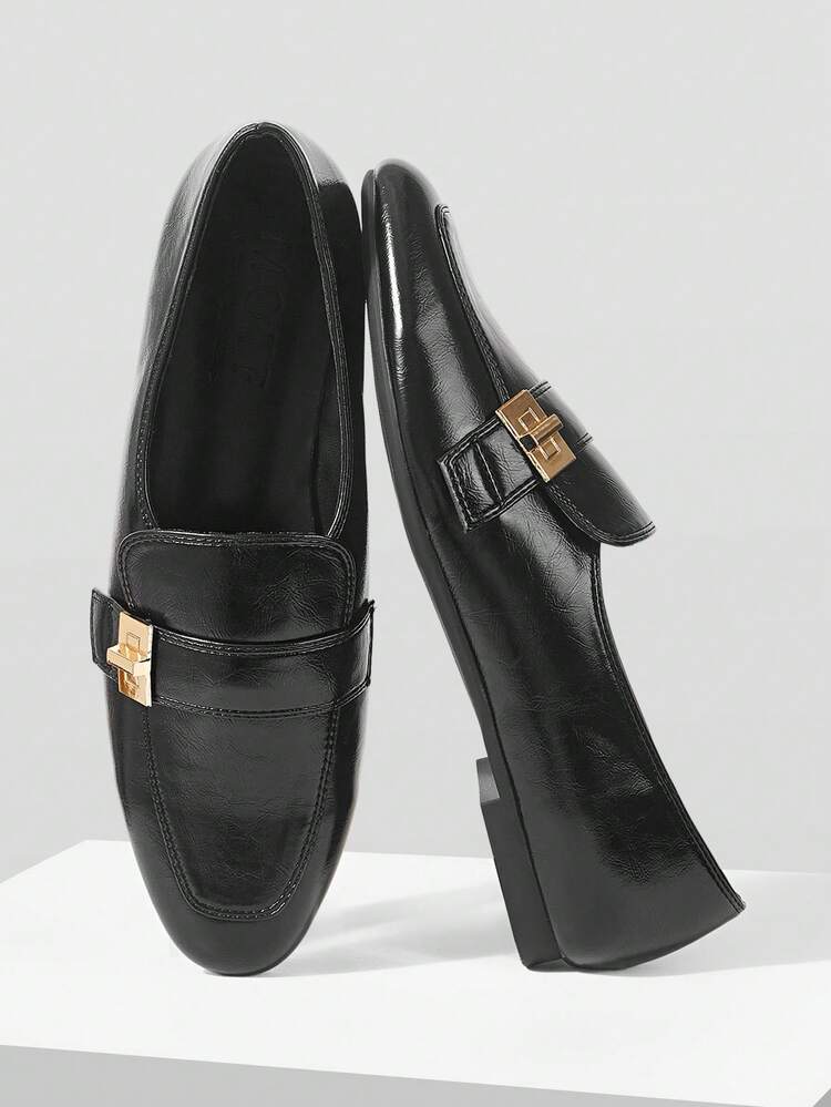 WOMEN PU LEATHER METAL DETAIL FLATS