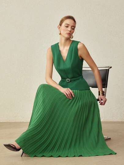 MOTF PREMIUM SLEEVELESS BELTED PLEATED DRESS, ELEGANT FOR COMMUTING, SPRING/SUMMER