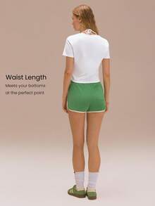 GLOWMODE 匹马棉材质，轻盈透气，弹力舒适，中长款，常规版型，前扭结设计，印花T恤，适合日常休闲户外穿着。 - 白色 - 查看 3