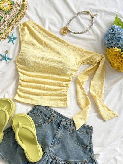 Soleia Blusa de hombro oblicuo con fruncido, con bordado de anacardo, de moda y versátil para citas y fiestas