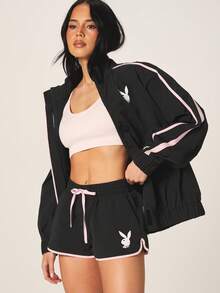 Missguided x Playboy Quần short thể thao nữ có dây rút in logo thỏ, viền hồng tương phản và túi bên hông, phù hợp với lối sống năng động. - màu đen - Xem 2