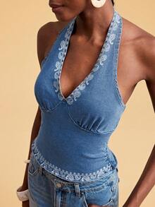 Travachic Áo sơ mi denim ôm dáng, hở lưng, cổ yếm, phong cách nghỉ hè dành cho nữ, họa tiết Paisley. - Rửa trung bình - Xem 6