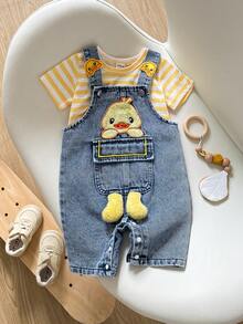 SHEIN Playful Pals 2件套男婴圆领黄白条纹短袖基础款T恤+水洗蓝牛仔裤休闲可爱套装，适合夏季郊游、游乐场及各种场合。 - 中等水洗藍 - 查看 3