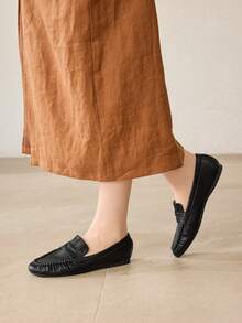 MOTF WOMEN'S PU LEATHER LOAFERS, RETRO BRITISH STYLE, ELEGANT GRANNY FLATS - static black - View 5