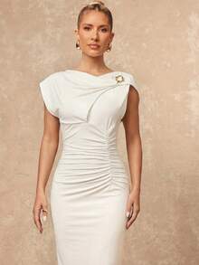 Lumalex 不对称深V领收腰修身直筒金属装饰褶皱连衣裙（女款） - 白色 - 查看 6